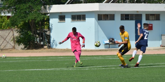 Άγιαξ Ταύρου – Τράχωνες Αλίμου 0-2 (Κ16)